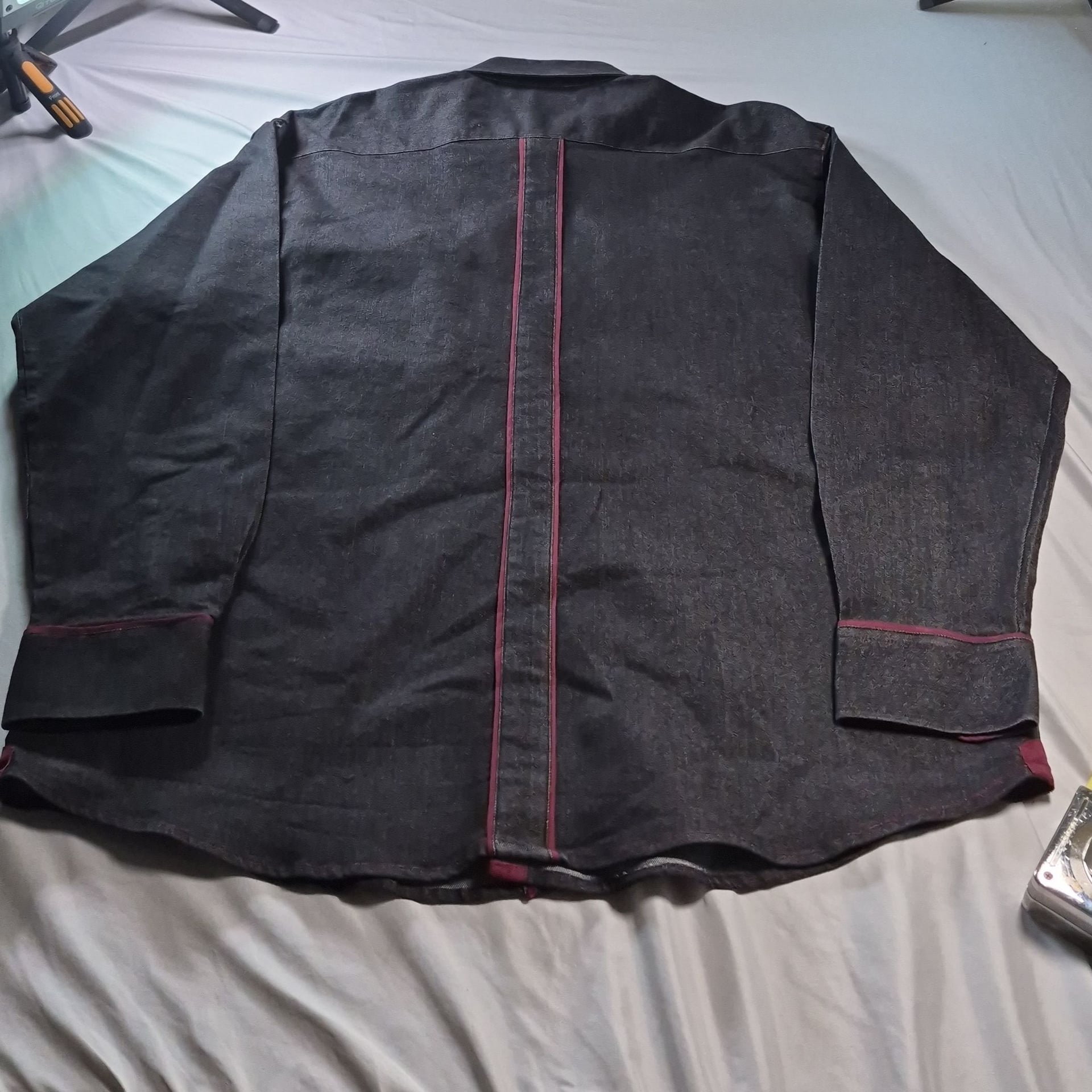 Inserch Men's Charcoal Grey Denim Shirt with Maroon Micro Suede Elbow Patches and Contrast Trim 3XL 9