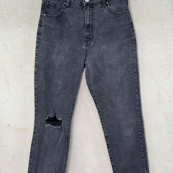 Cotton On Women's stretch mom jean SIZE 8