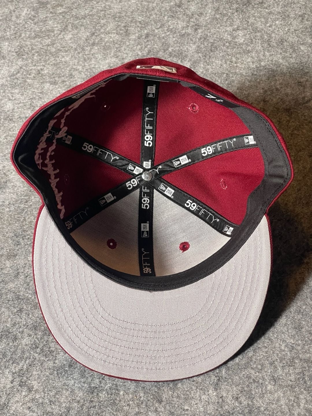 New Era Philadelphia Phillies 59FIFTY Size 7 3/4 Fitted Hat Maroon 7