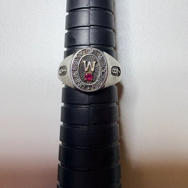 Vintage 1987 University of Wisconsin Class Ring, Herff Jones Ultrium, Size 5.5