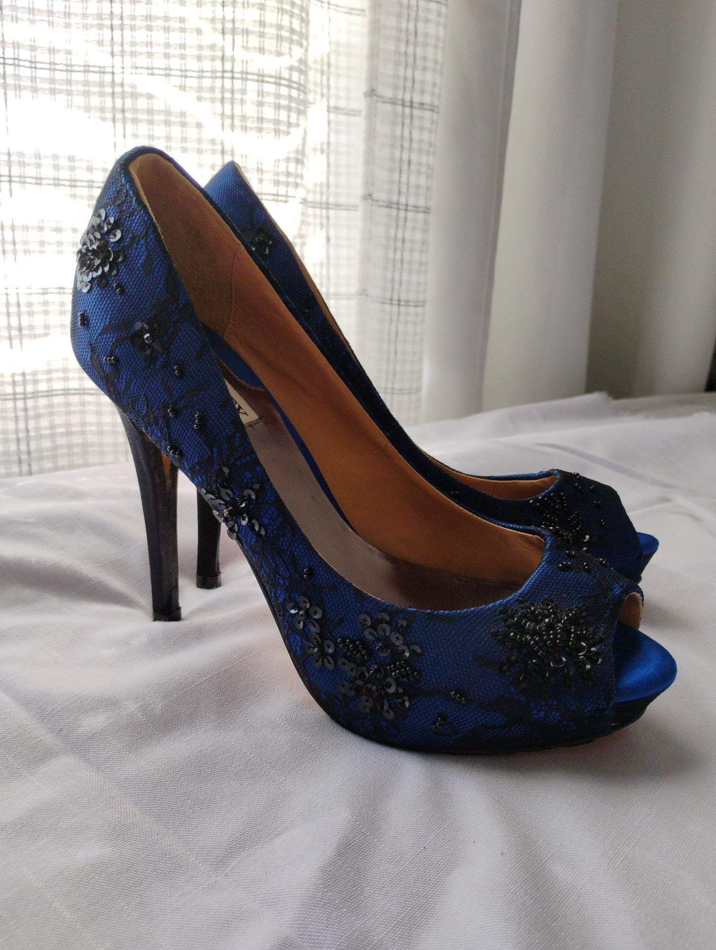 Badgley Mischka Royal Blue Lace Sequin Pumps Size 7.5 - (RUNS SMALL - Fits 6.5/7) 2