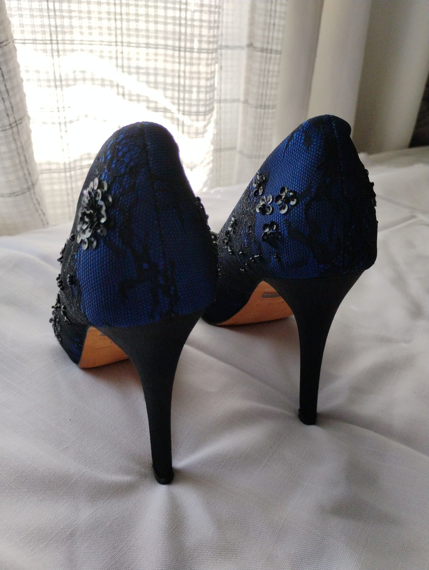 Badgley Mischka Royal Blue Lace Sequin Pumps Size 7.5 - (RUNS SMALL - Fits 6.5/7) 5
