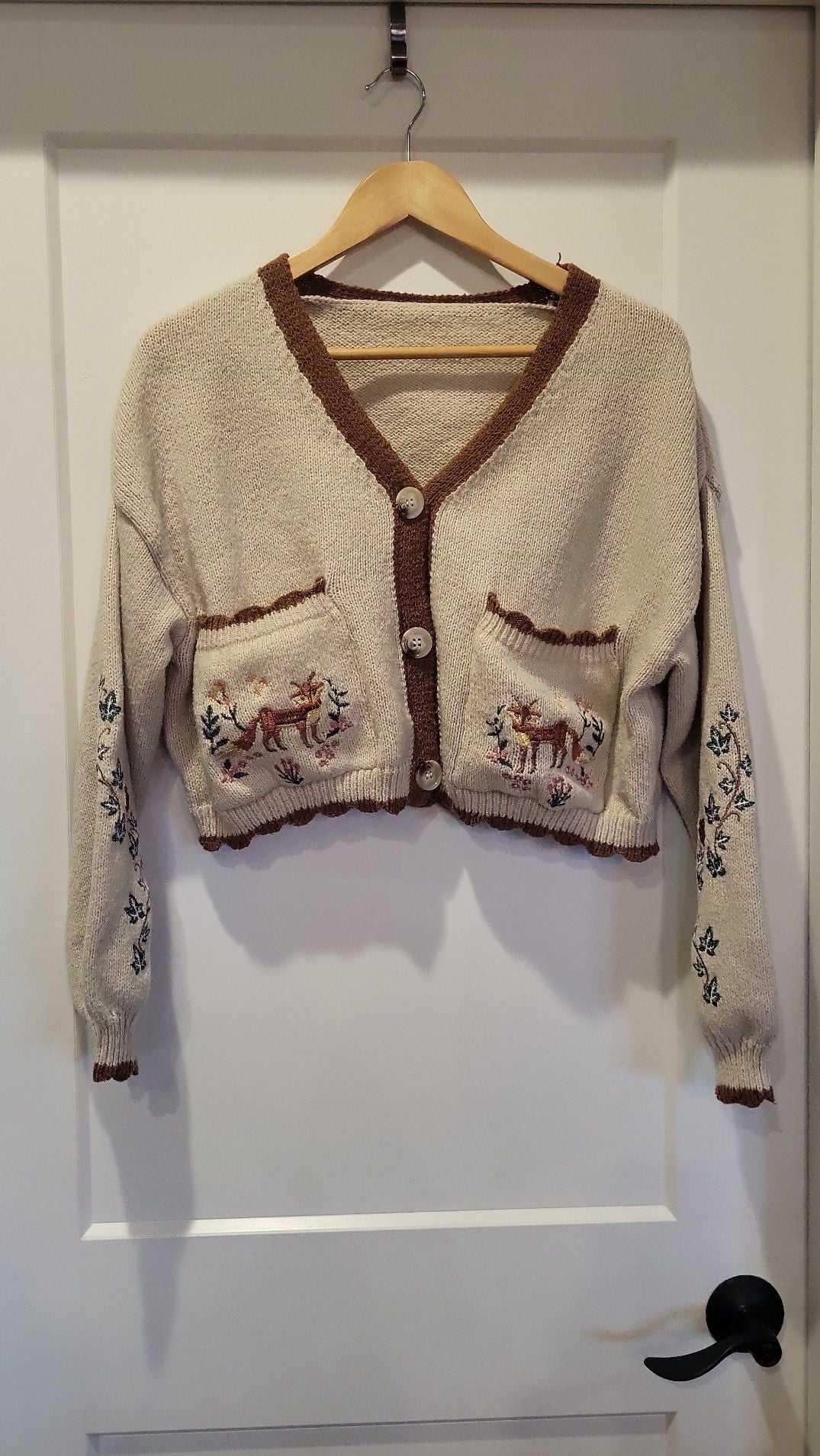 ROMWE Fairycore Fox and Flower Embroidery Cropped Cardigan Sweater, size L 2