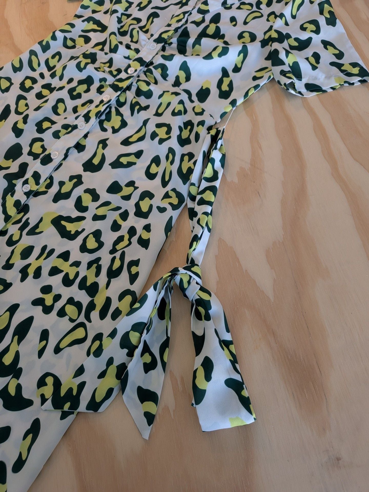 Kourt Green Leopard Print Button-Down Tie-Waist Midi Dress, Size XS 4