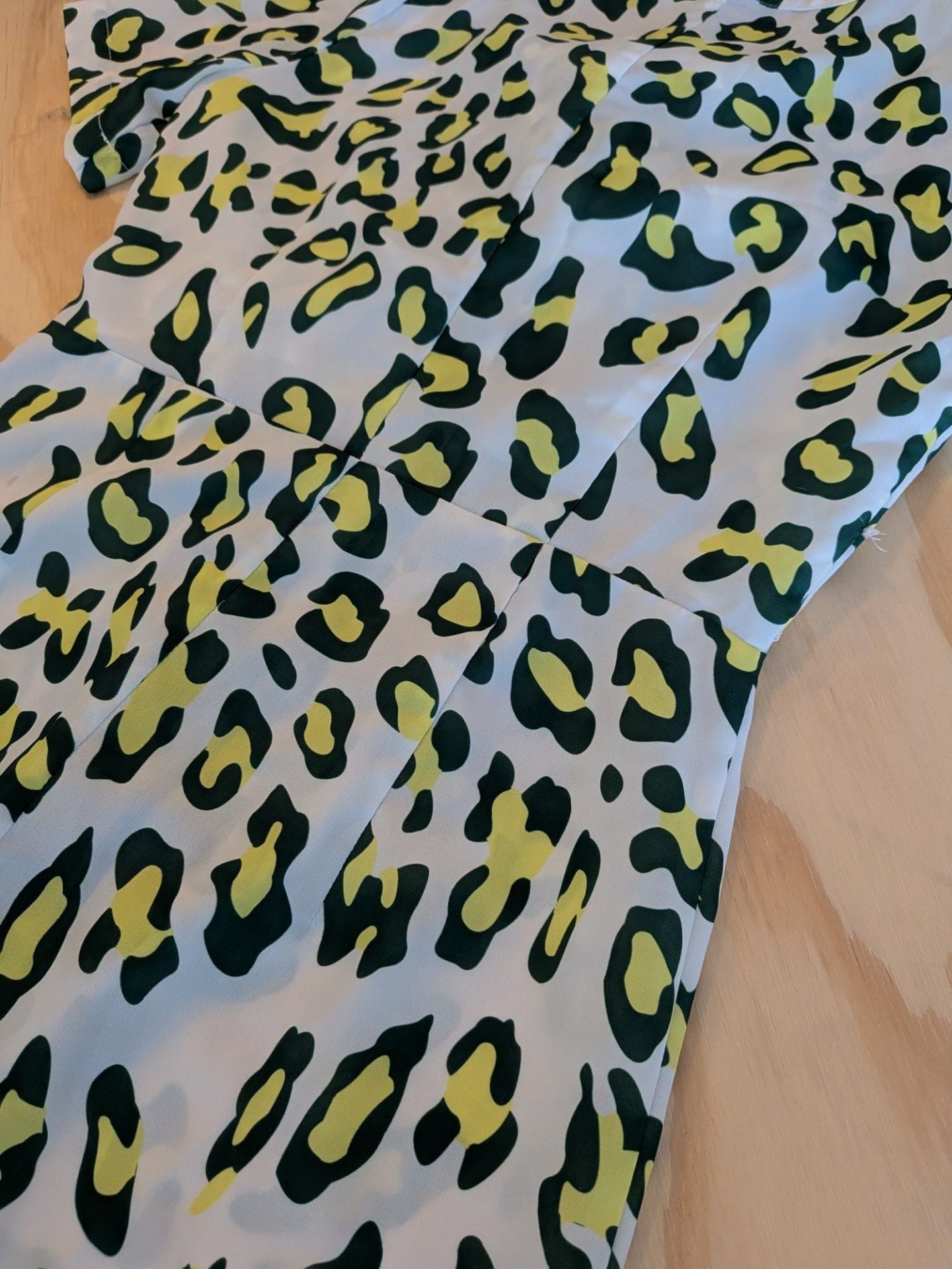 Kourt Green Leopard Print Button-Down Tie-Waist Midi Dress, Size XS 5
