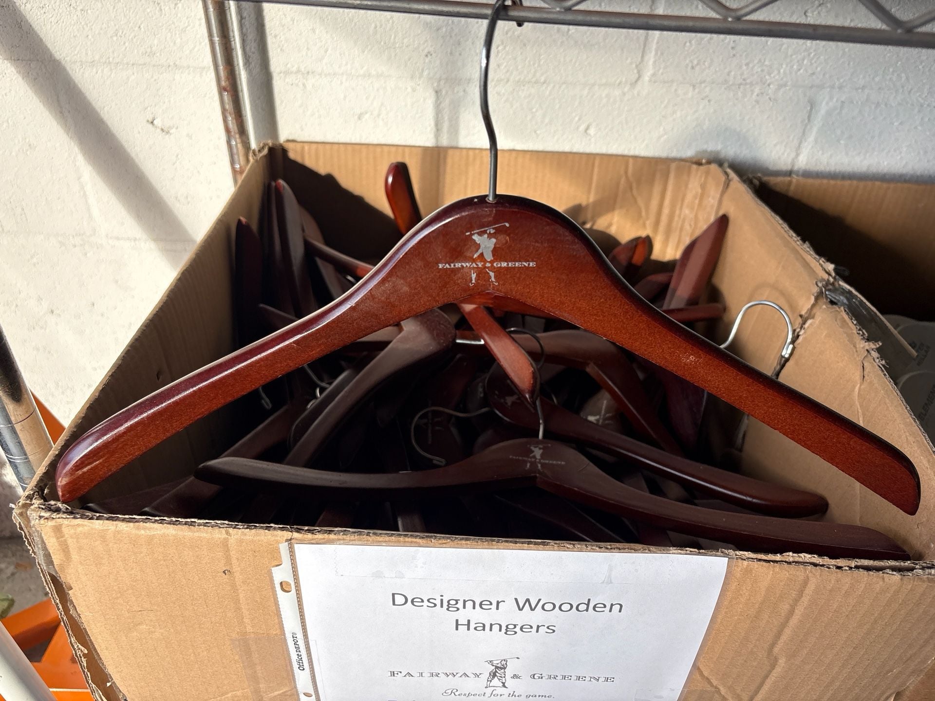 Set of 12 Fairway & Greene Designer Wooden Suit Hangers 2