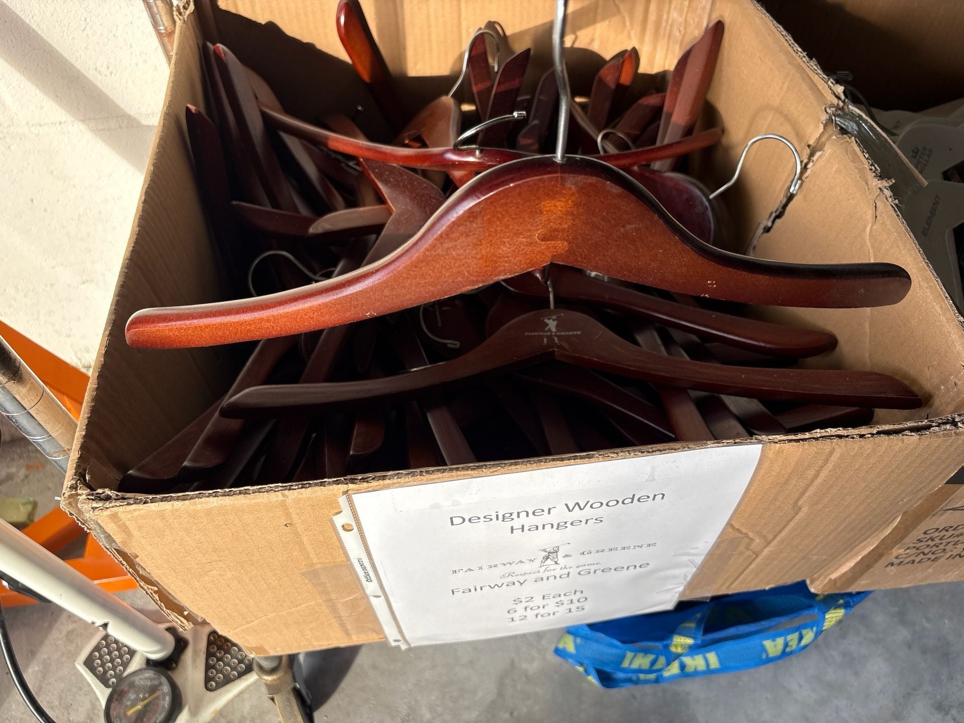 Set of 12 Fairway & Greene Designer Wooden Suit Hangers 3
