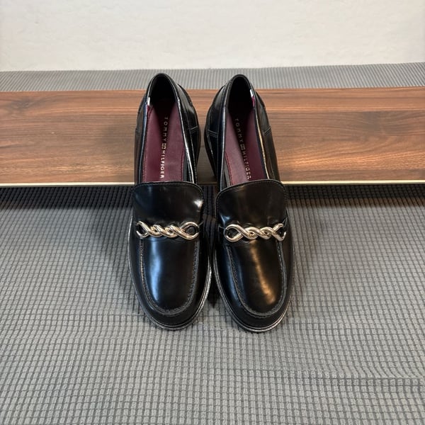 Tommy Hilfiger Twist Chain Leather Moccasion Loafers