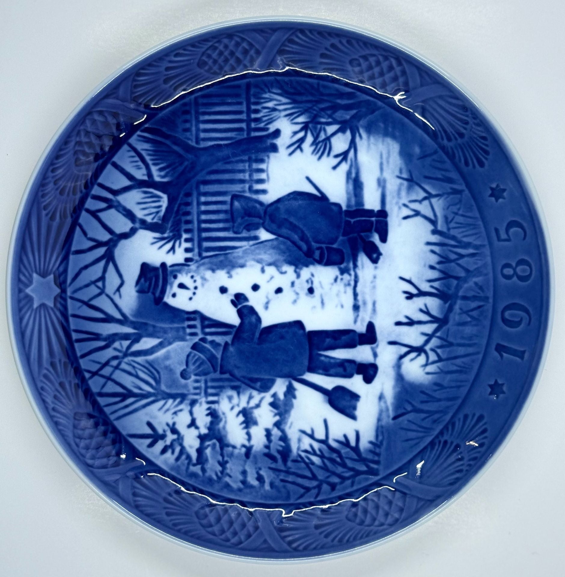 Vintage 1985 Royal Copenhagen Christmas Plate The Snowman (Snemanden) 4