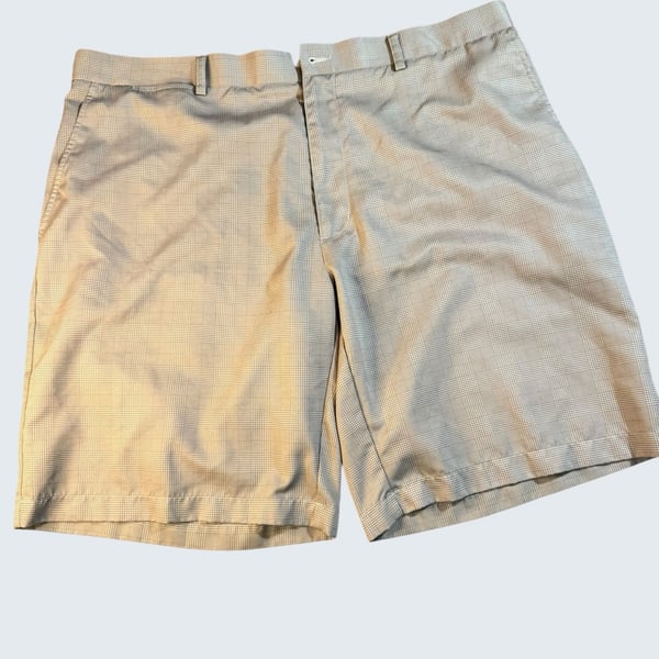 PGA TOUR Men's Size 40 Tan Glen Plaid Performance Golf Shorts