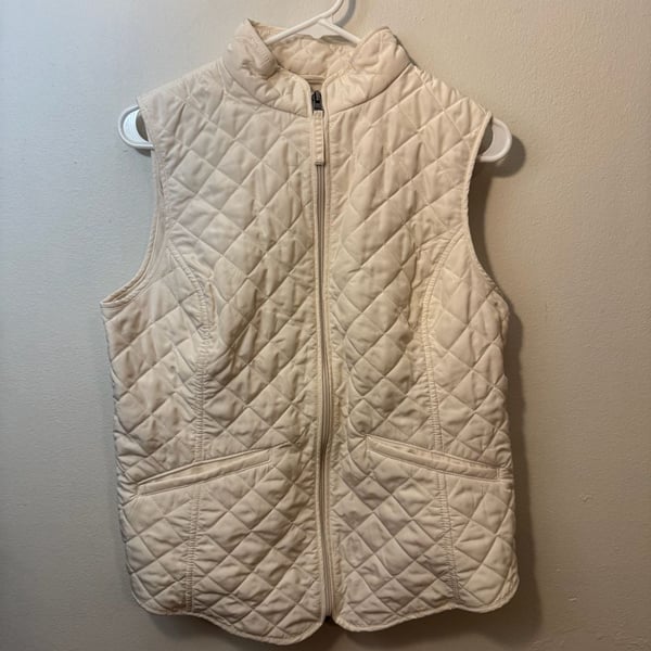 Van Heusen Women's Cream Diamond Quilted Full-Zip Vest