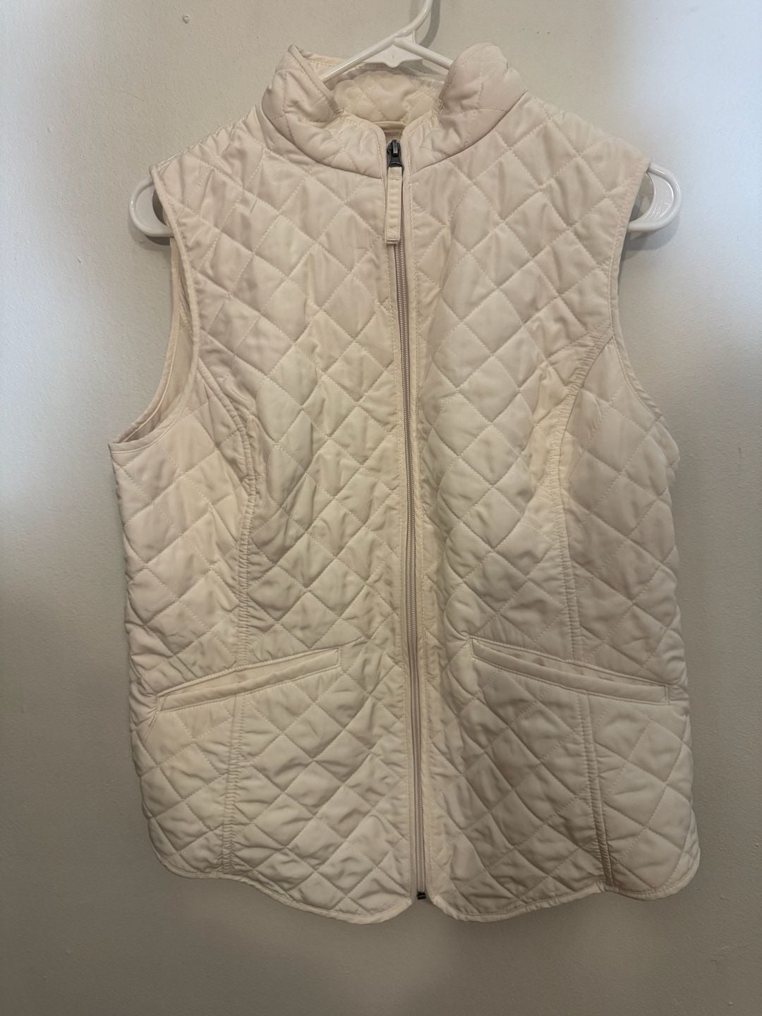 Van Heusen Women's Cream Diamond Quilted Full-Zip Vest 6