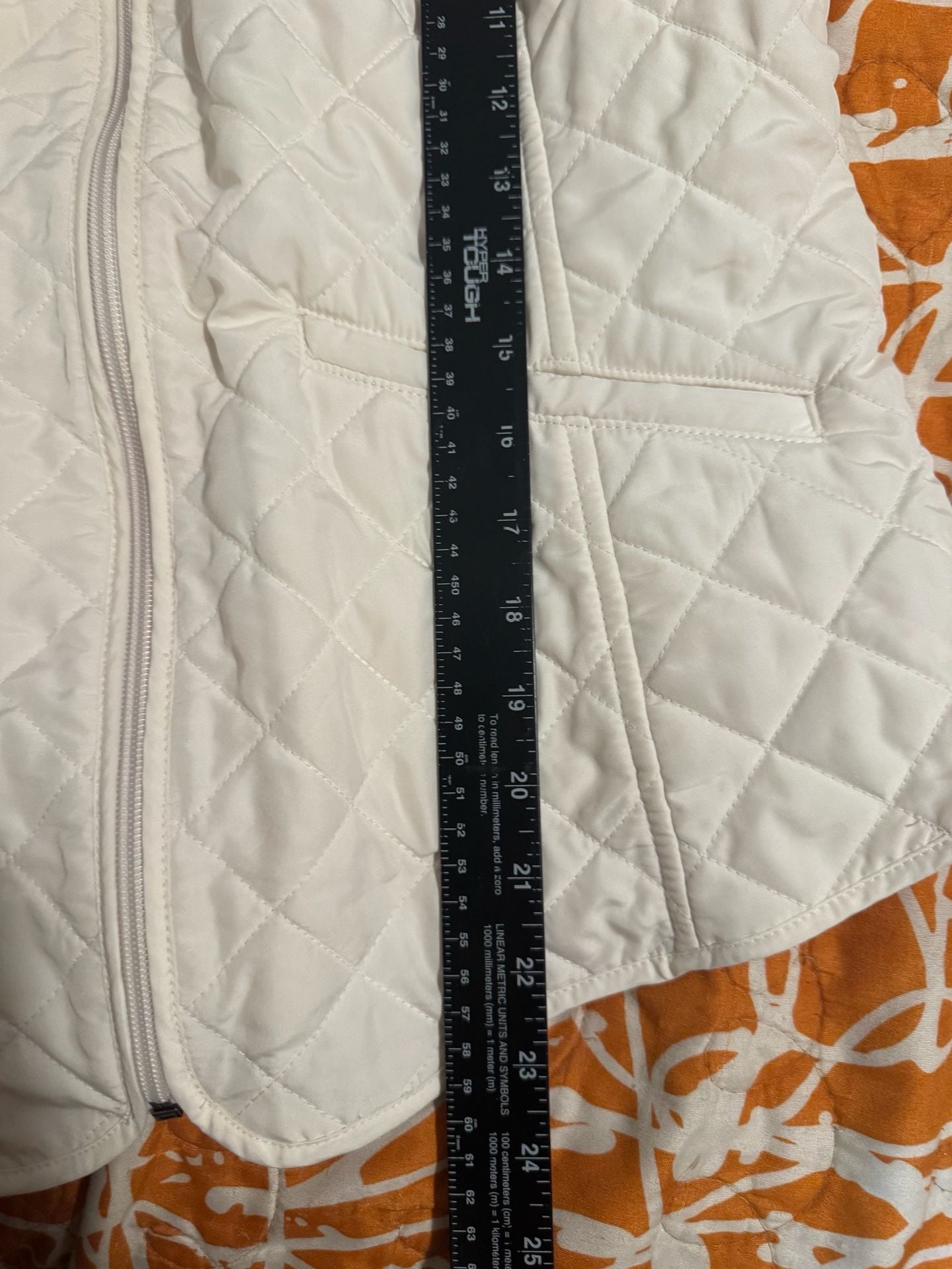 Van Heusen Women's Cream Diamond Quilted Full-Zip Vest 8