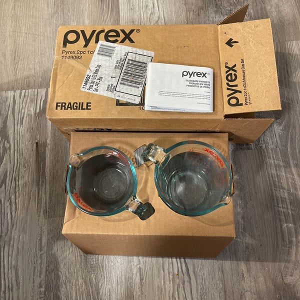 Pyrex 2-Piece Glass Measuring Cup Set (1-Cup and 2-Cup) Blue Tint Red Lettering