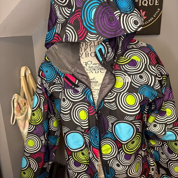 The North Face Hyvent Heetseeker Hooded Rain Jacket Girls XL 18