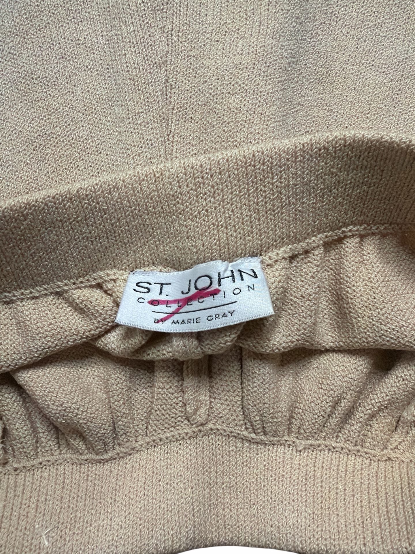 Vintage St. John Buttercream Knit Short size 8 5