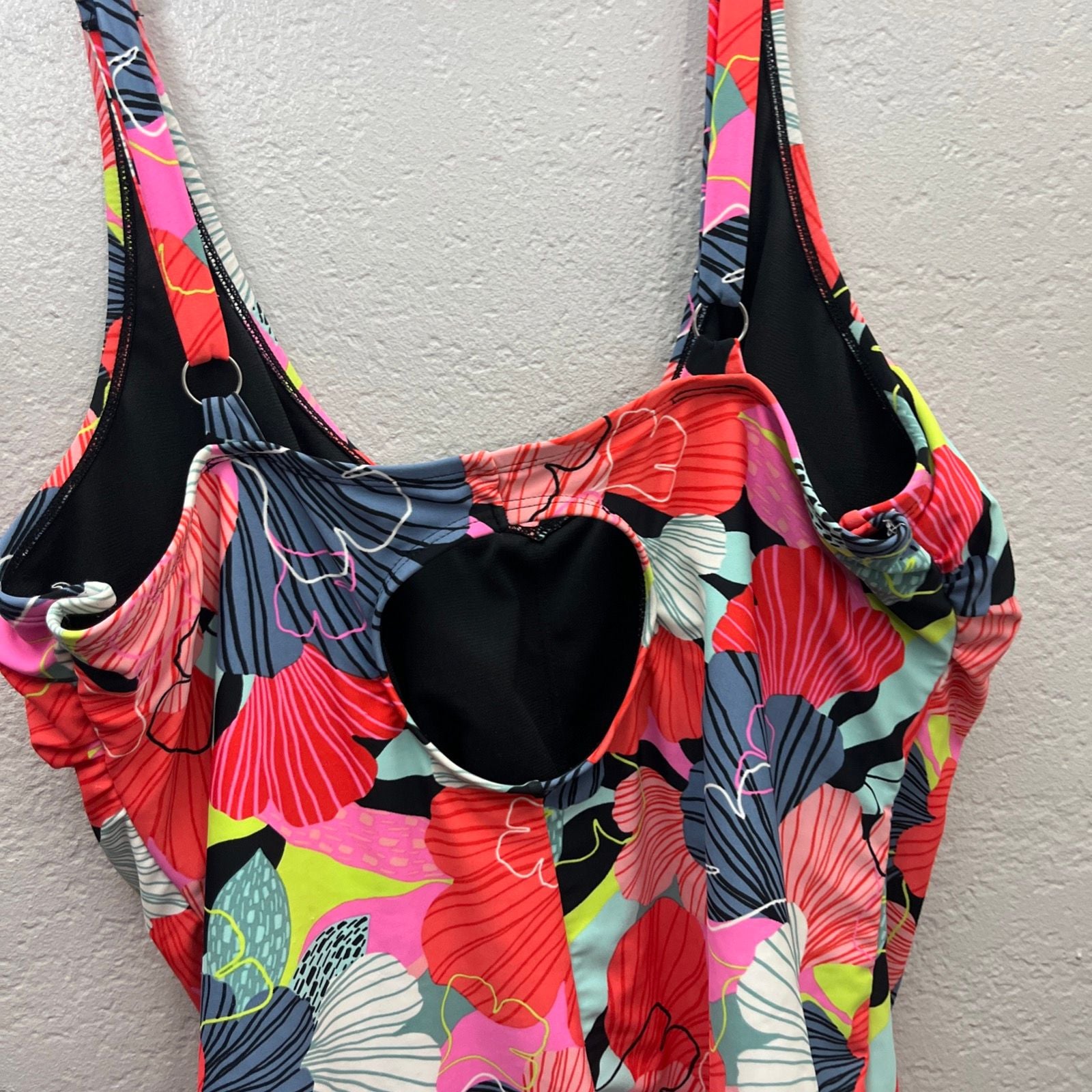 Roatan Women's Pink Tropical Floral One-Piece Swimsuit 4