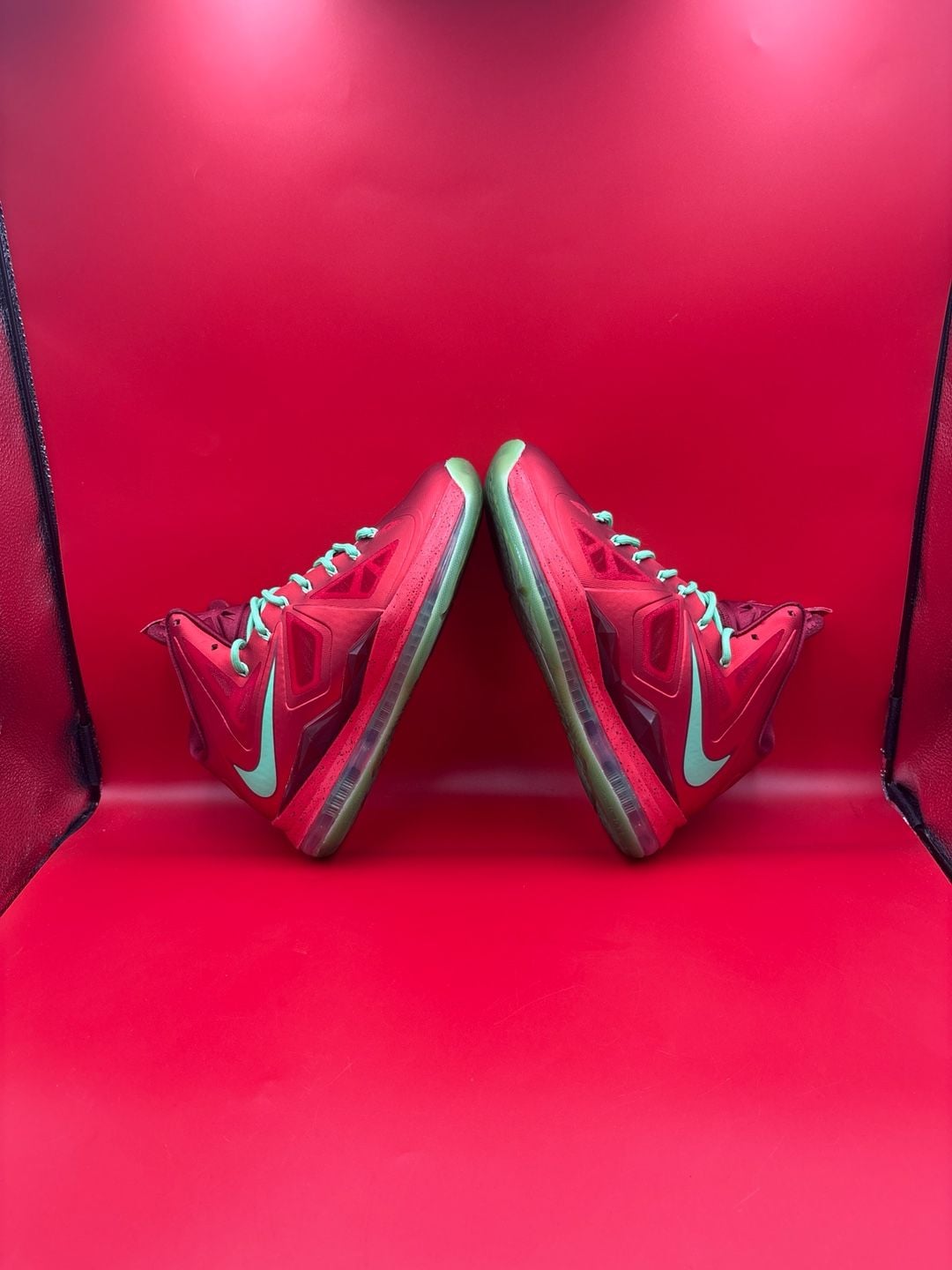 Nike LeBron X Christmas 541100-600 Size 9.5 7