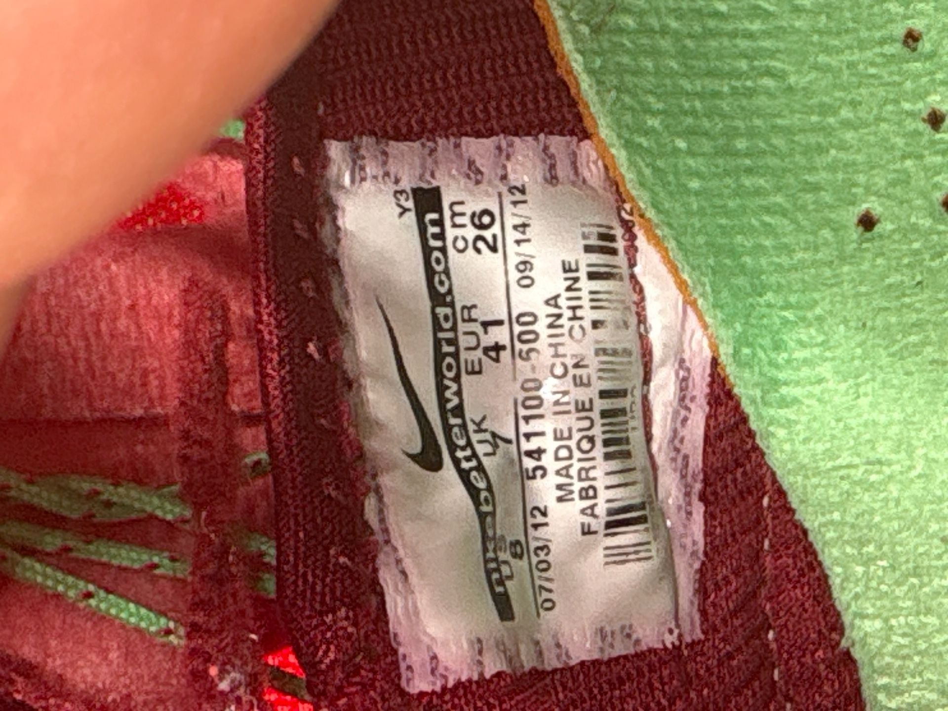 Nike LeBron X Christmas 541100-600 Size 9.5 11