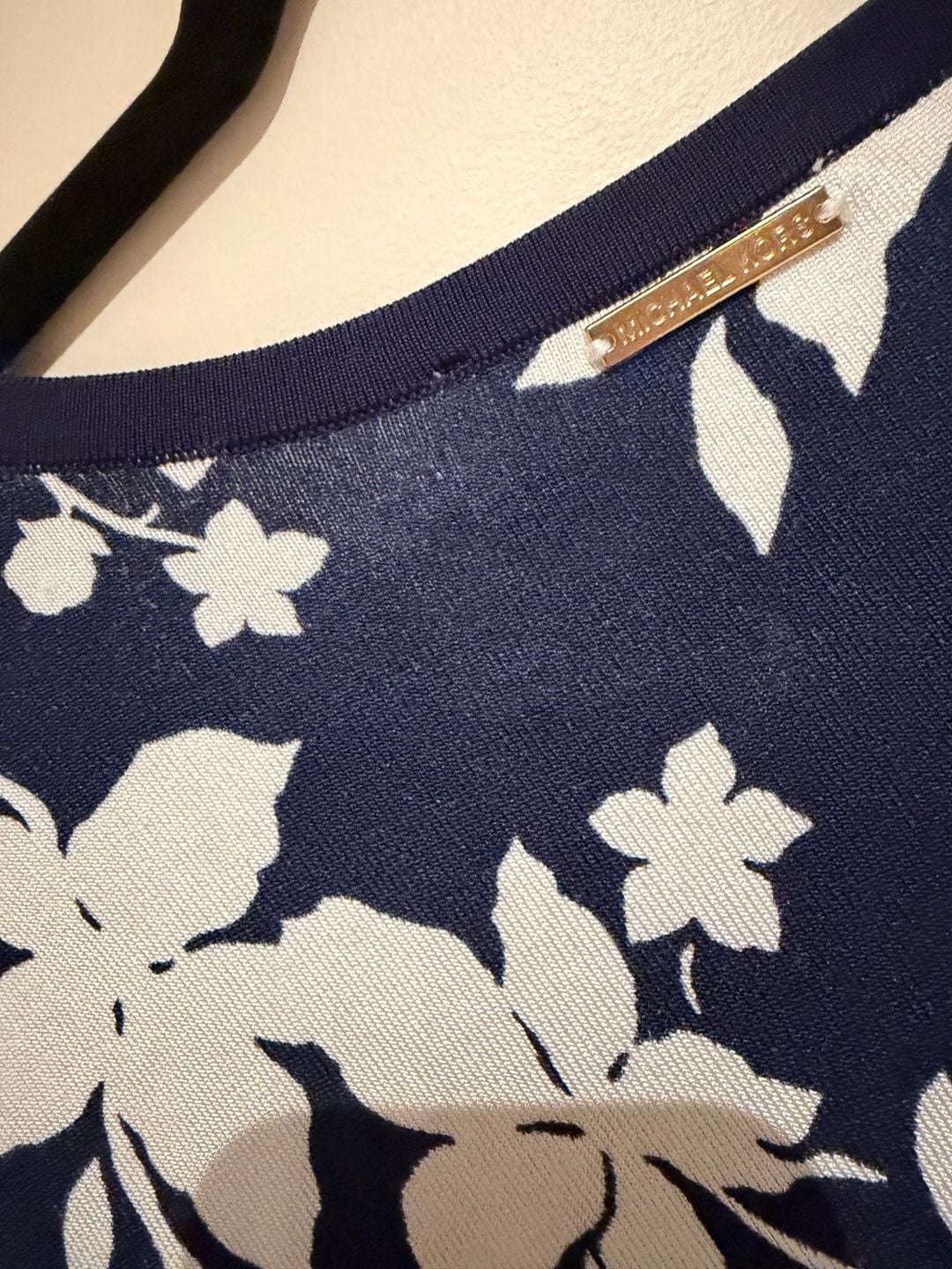 Michael Kors Navy Blue With White Floral Print Dress... 6