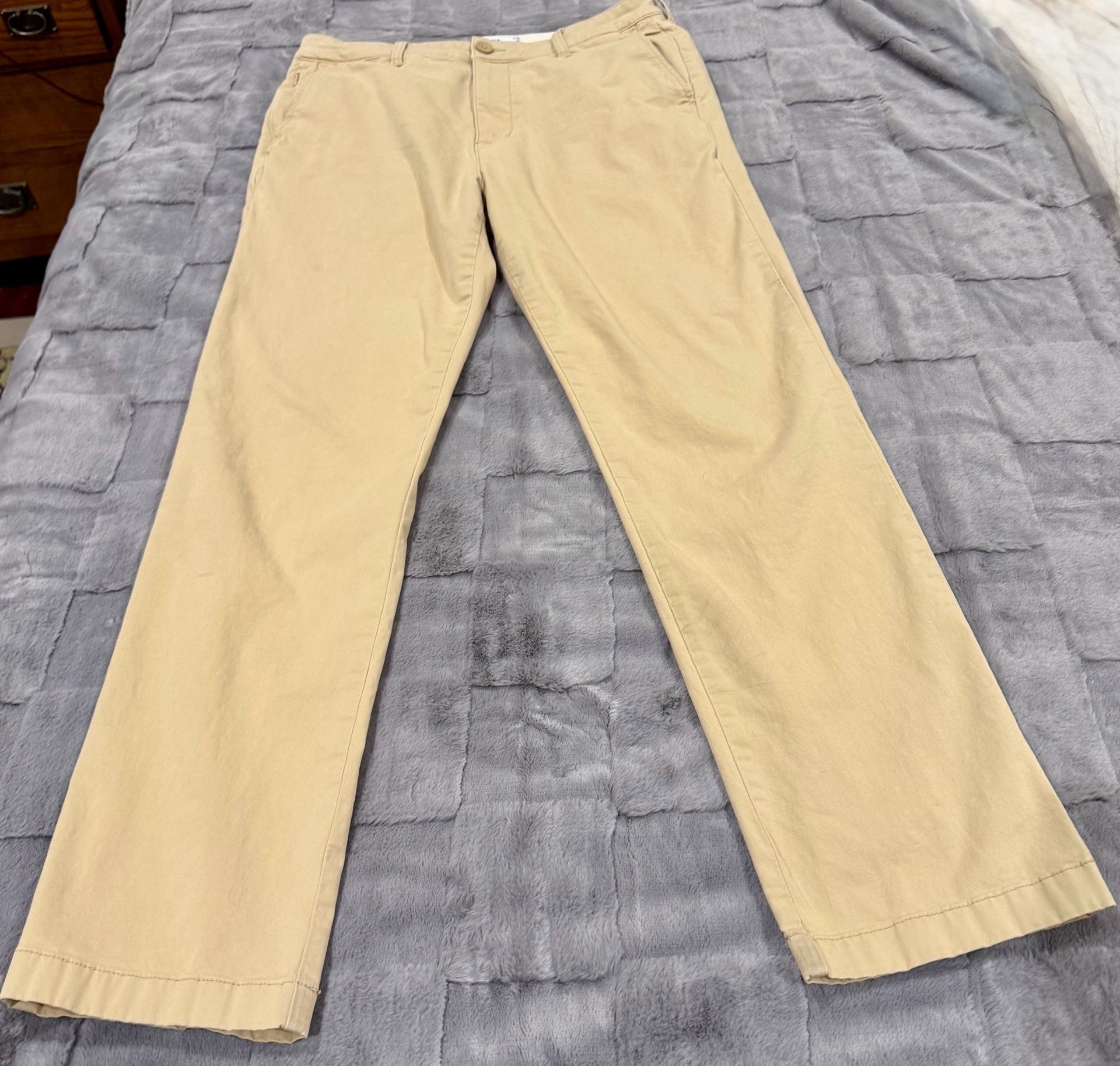 Hollister Men's Khaki Slim Straight Chino Pants W32 L34 3