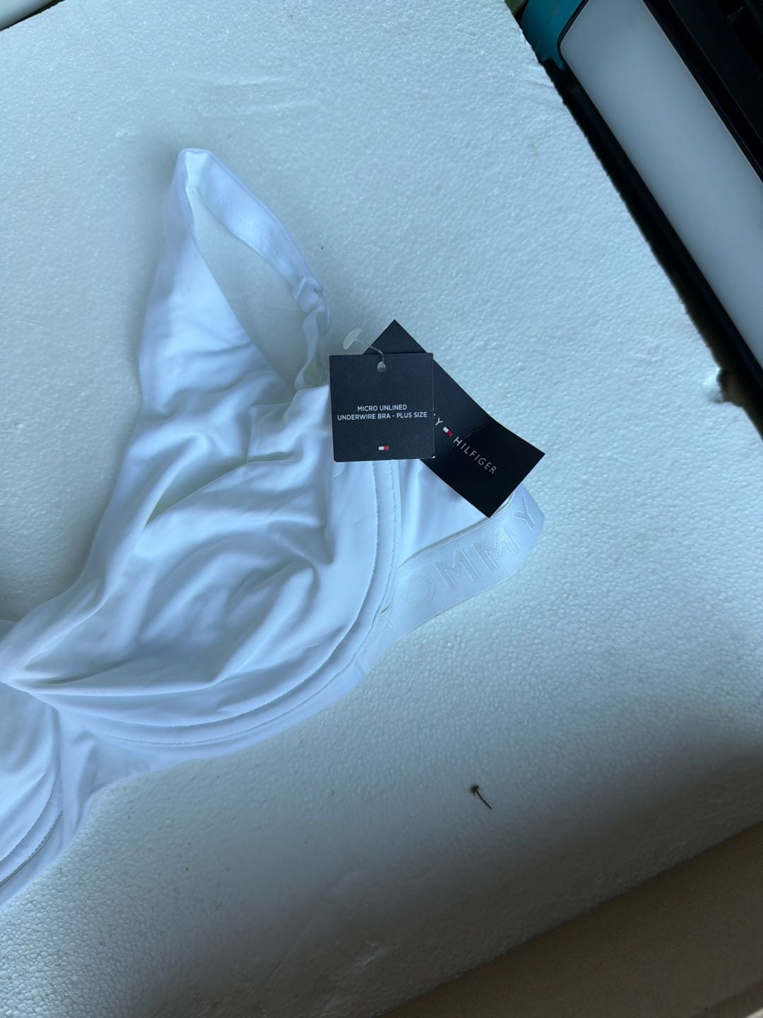 Tommy Hilfiger Micro Unlined Underwire Plus Size Bra White 38C 2