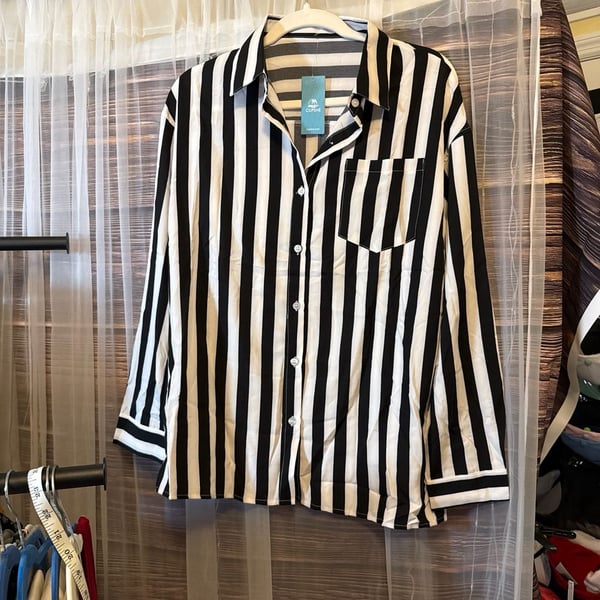 CUPSHE Women's Black and White Striped Button-Down Long Sleeve Blouse Size M