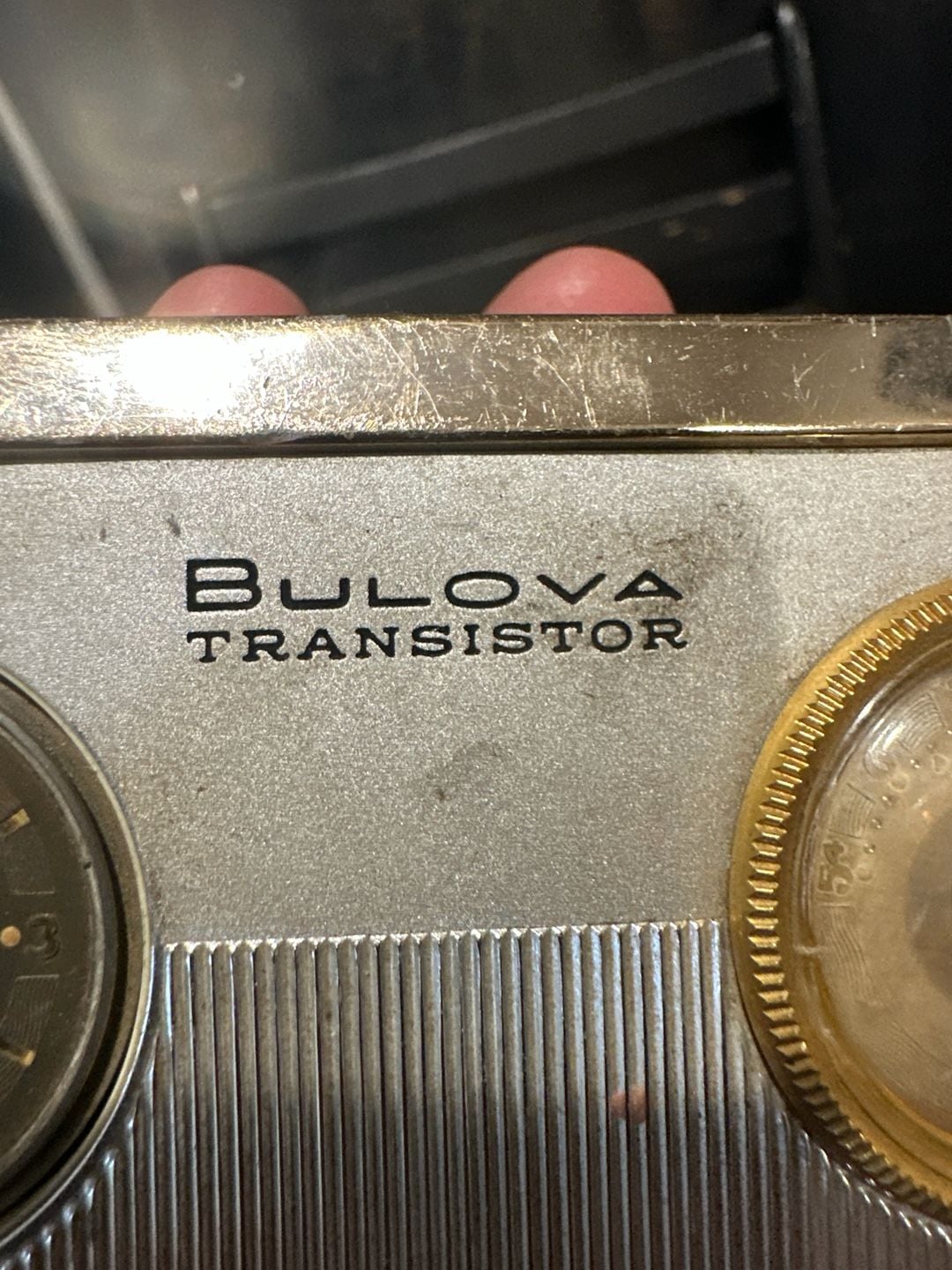 Vintage Bulova 6-Transistor 1-00100E Portable AM Clock Radio 4
