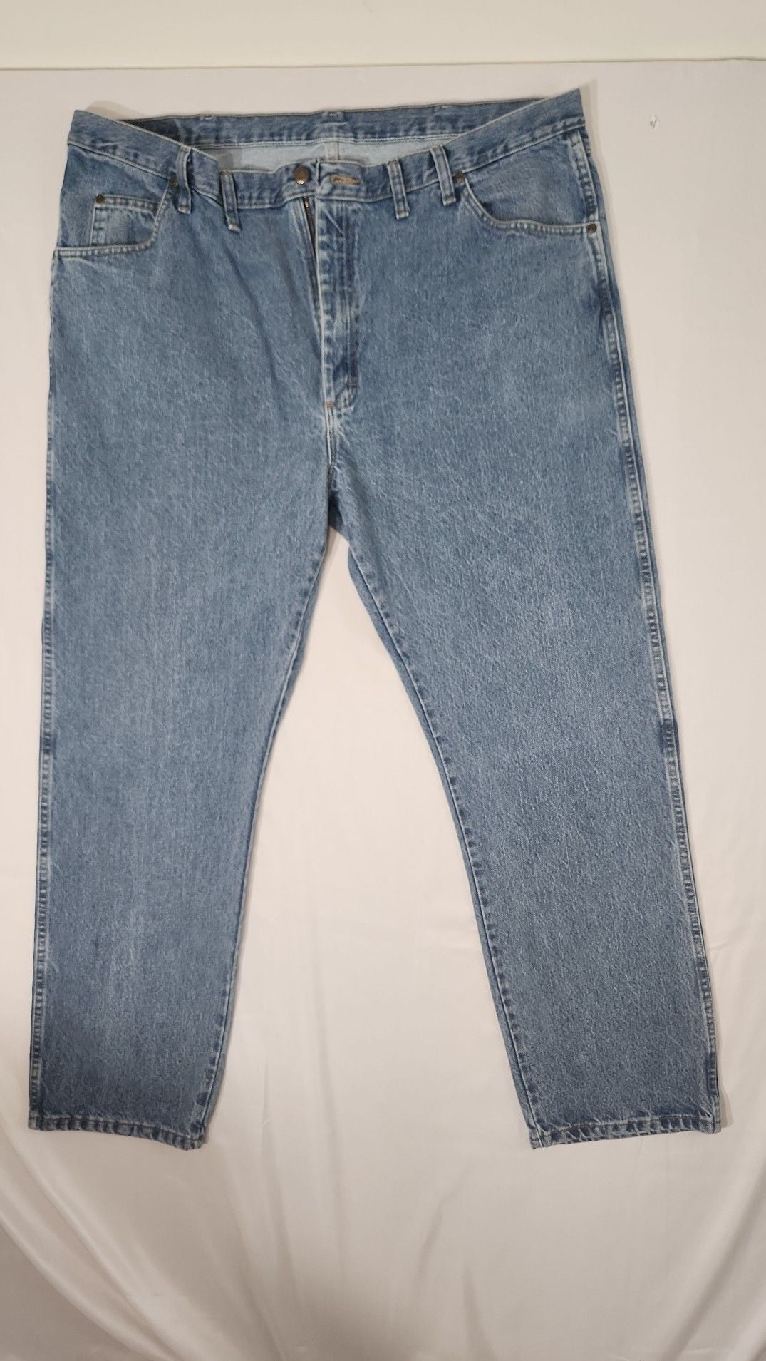 Wrangler Premium Quality Men's Regular Fit Straight Leg Jeans Medium Wash 96501DS 44x32 3