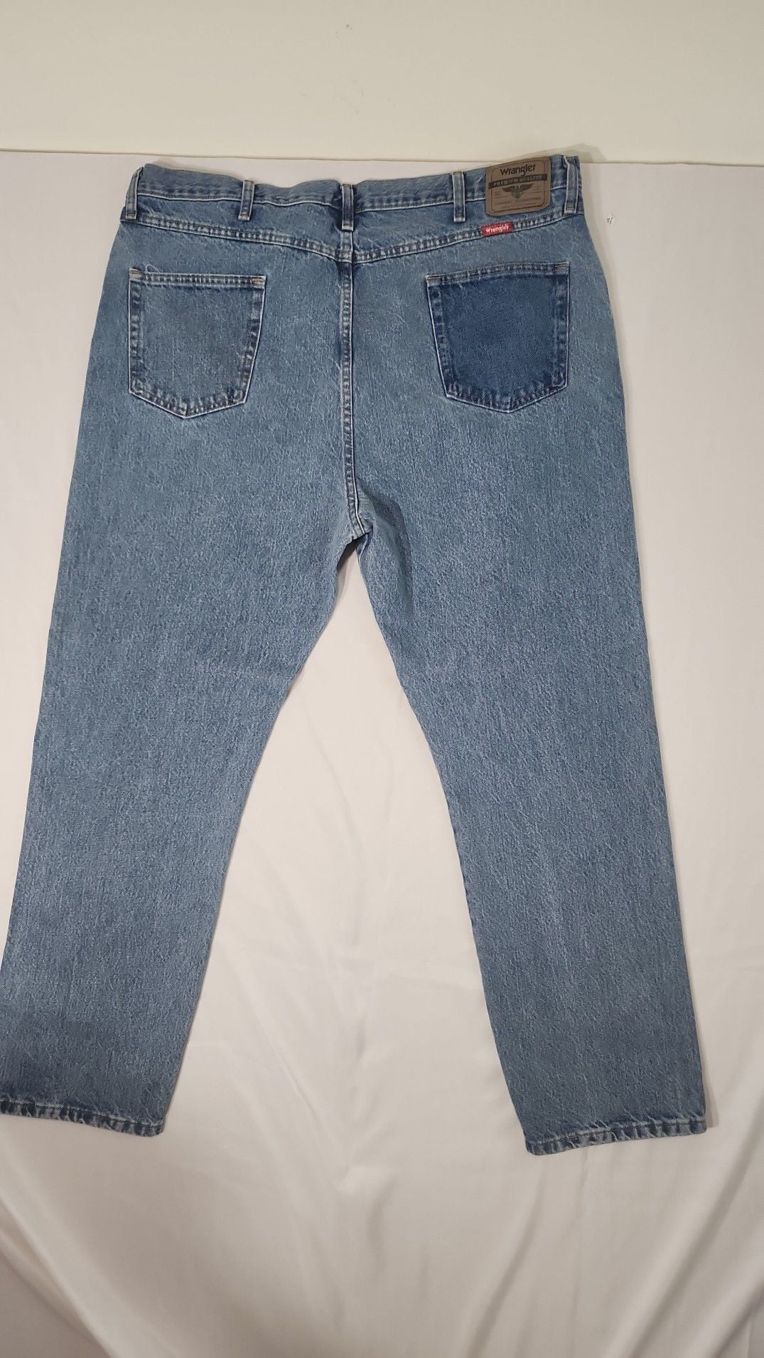 Wrangler Premium Quality Men's Regular Fit Straight Leg Jeans Medium Wash 96501DS 44x32 5