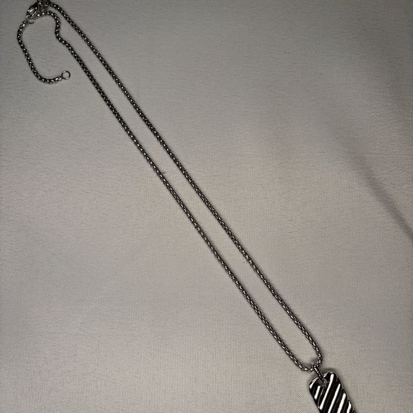 18K Yellow Gold Chevron Dog Tag Pendant and Box Chain Necklace