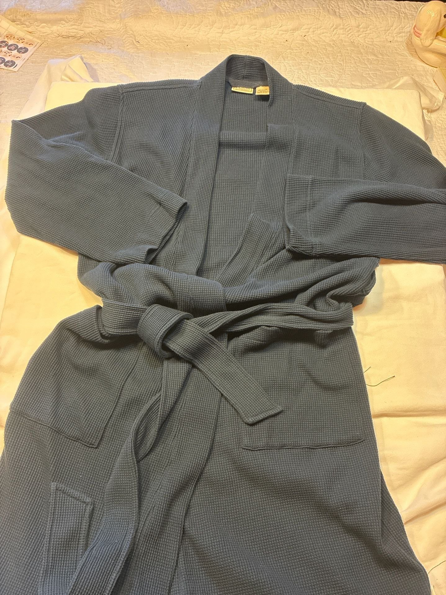 L.L.Bean Men's Waffle-Knit Robe in Dark Gray 1
