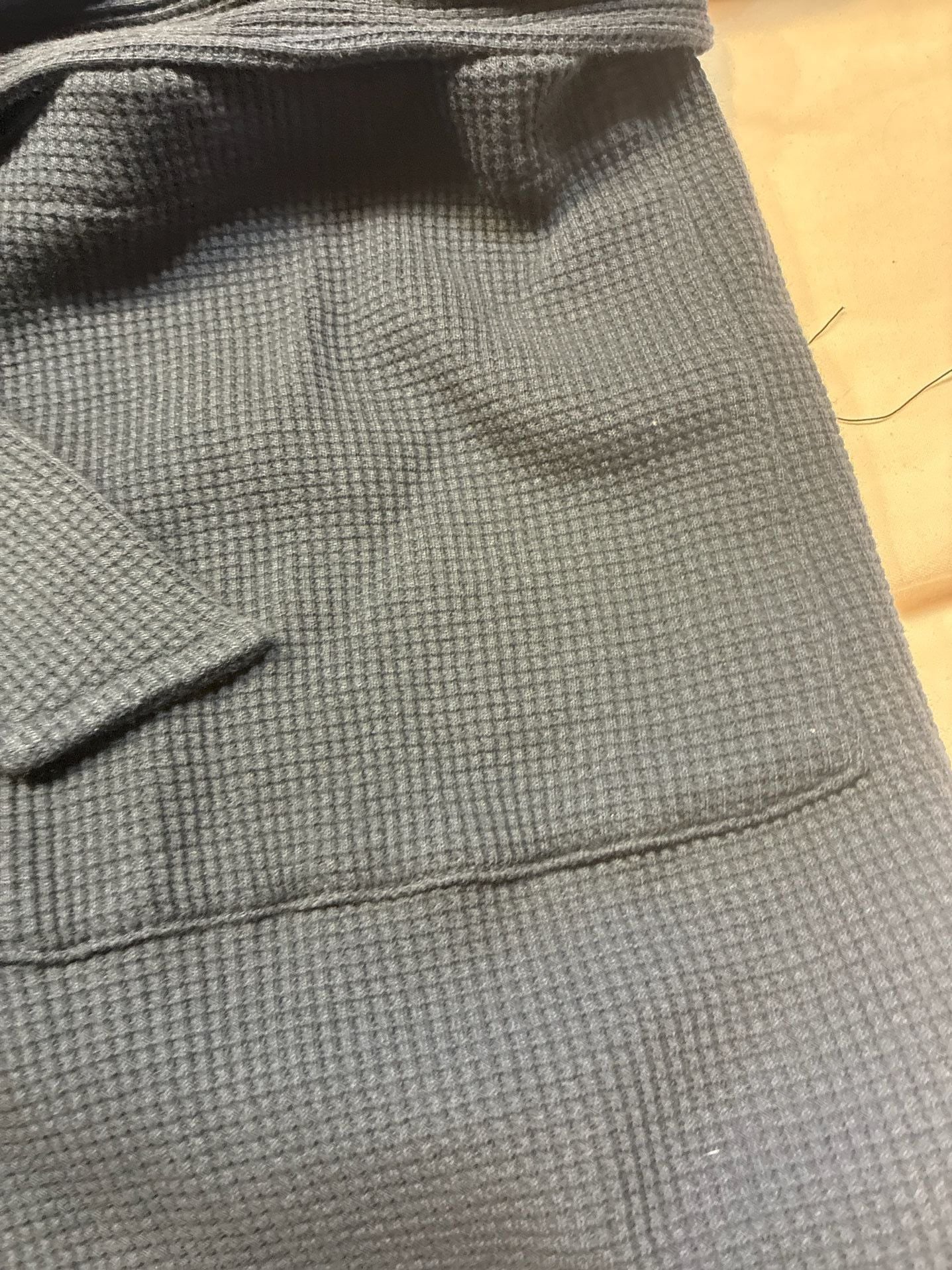 L.L.Bean Men's Waffle-Knit Robe in Dark Gray 5