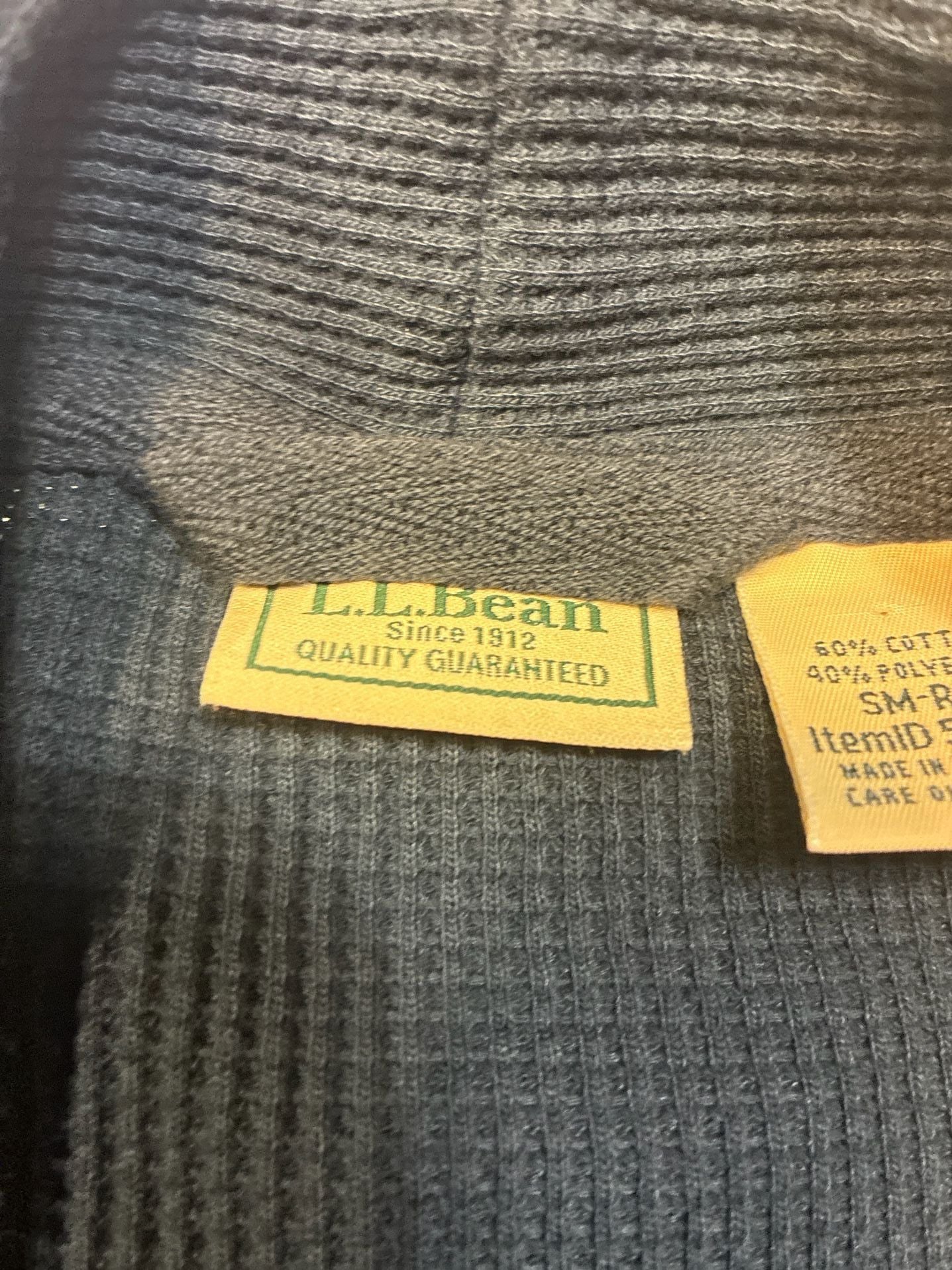 L.L.Bean Men's Waffle-Knit Robe in Dark Gray 7