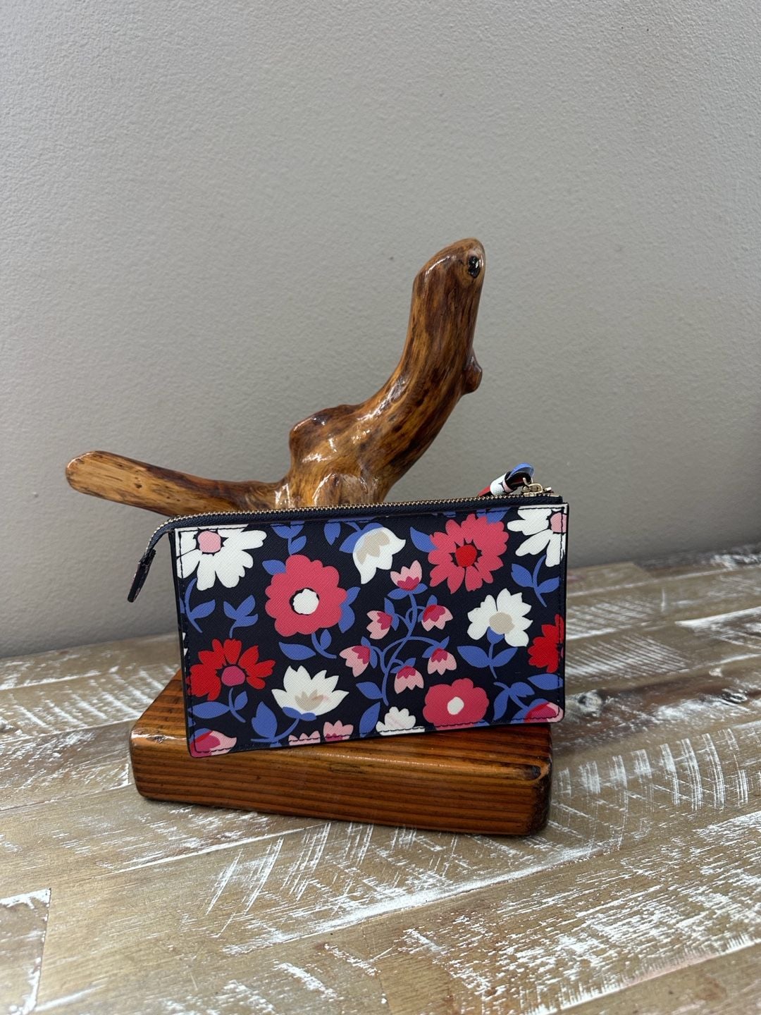 Kate Spade New York Cameron Street Daisy Leila Floral Wristlet 5