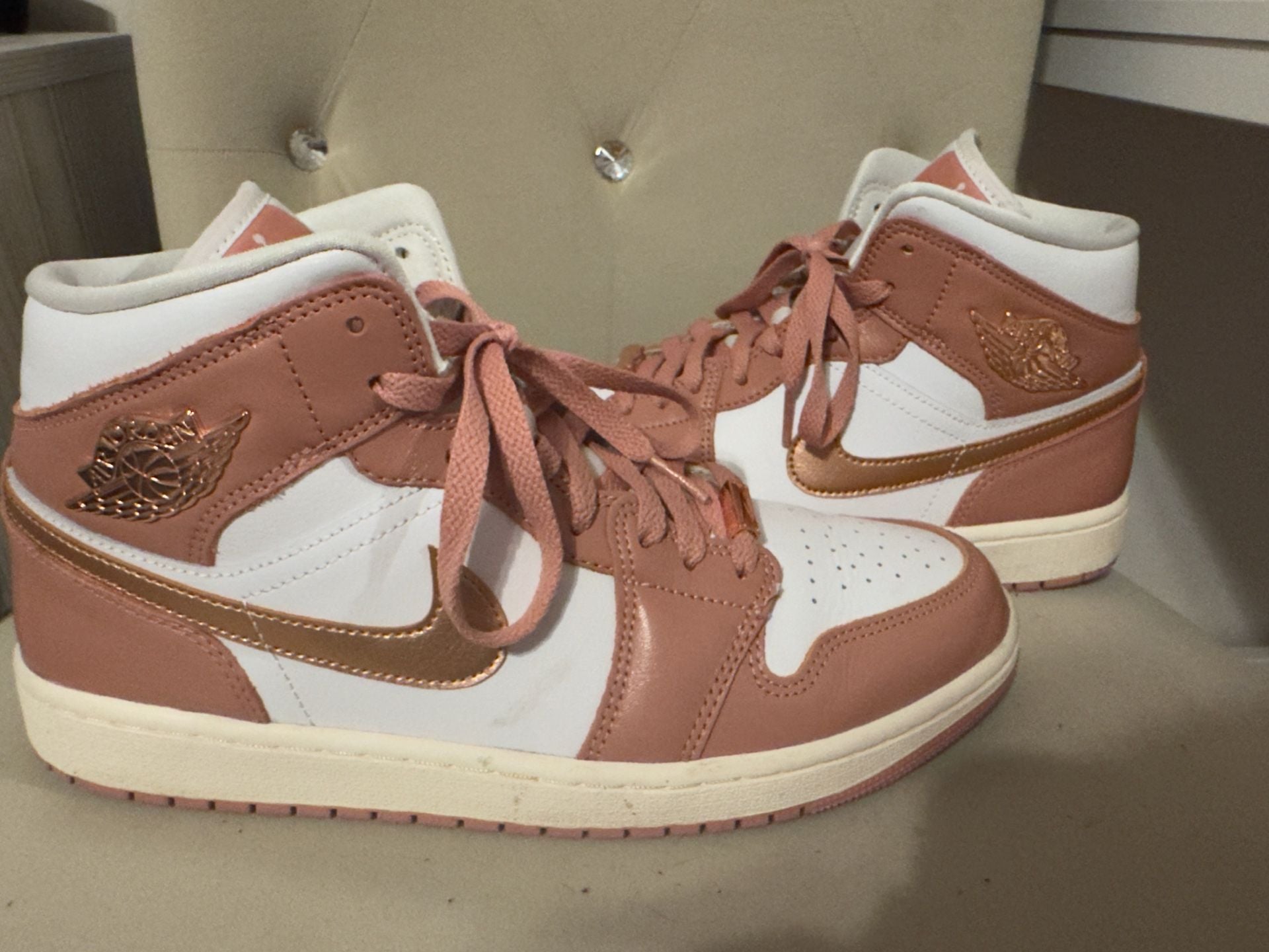 Nike Air Jordan 1 Mid SE Women's Red Stardust/Metallic Copper FB9892-670 5
