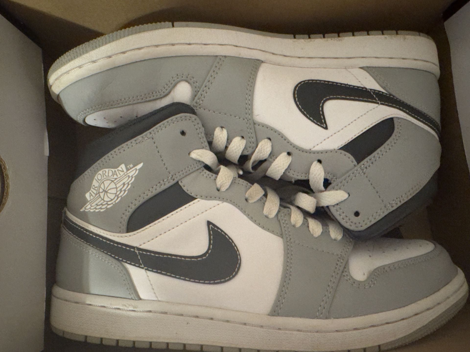 Air Jordan 1 Mid Light Smoke Grey Anthracite 554724-078 2
