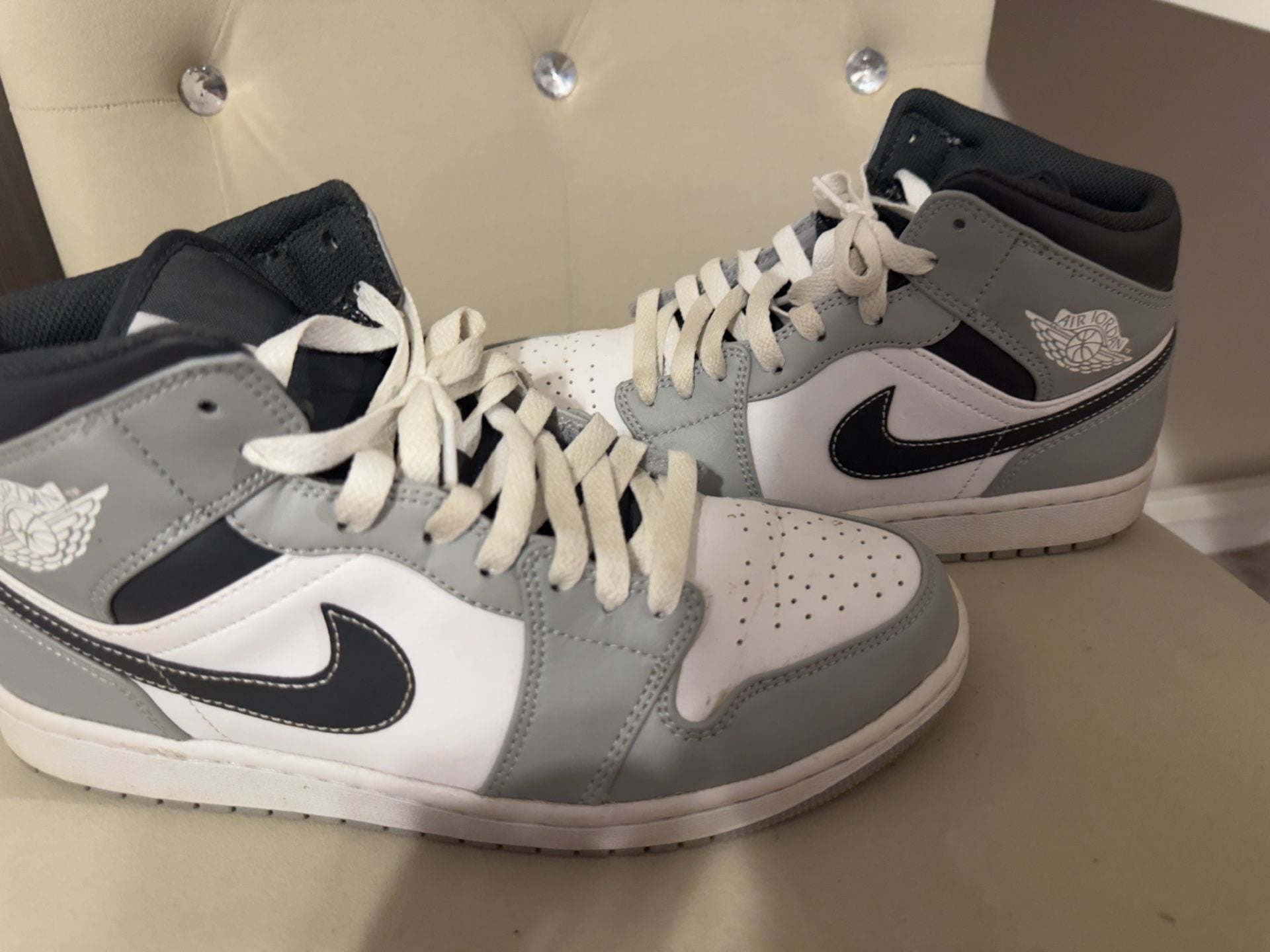 Air Jordan 1 Mid Light Smoke Grey Anthracite 554724-078 4