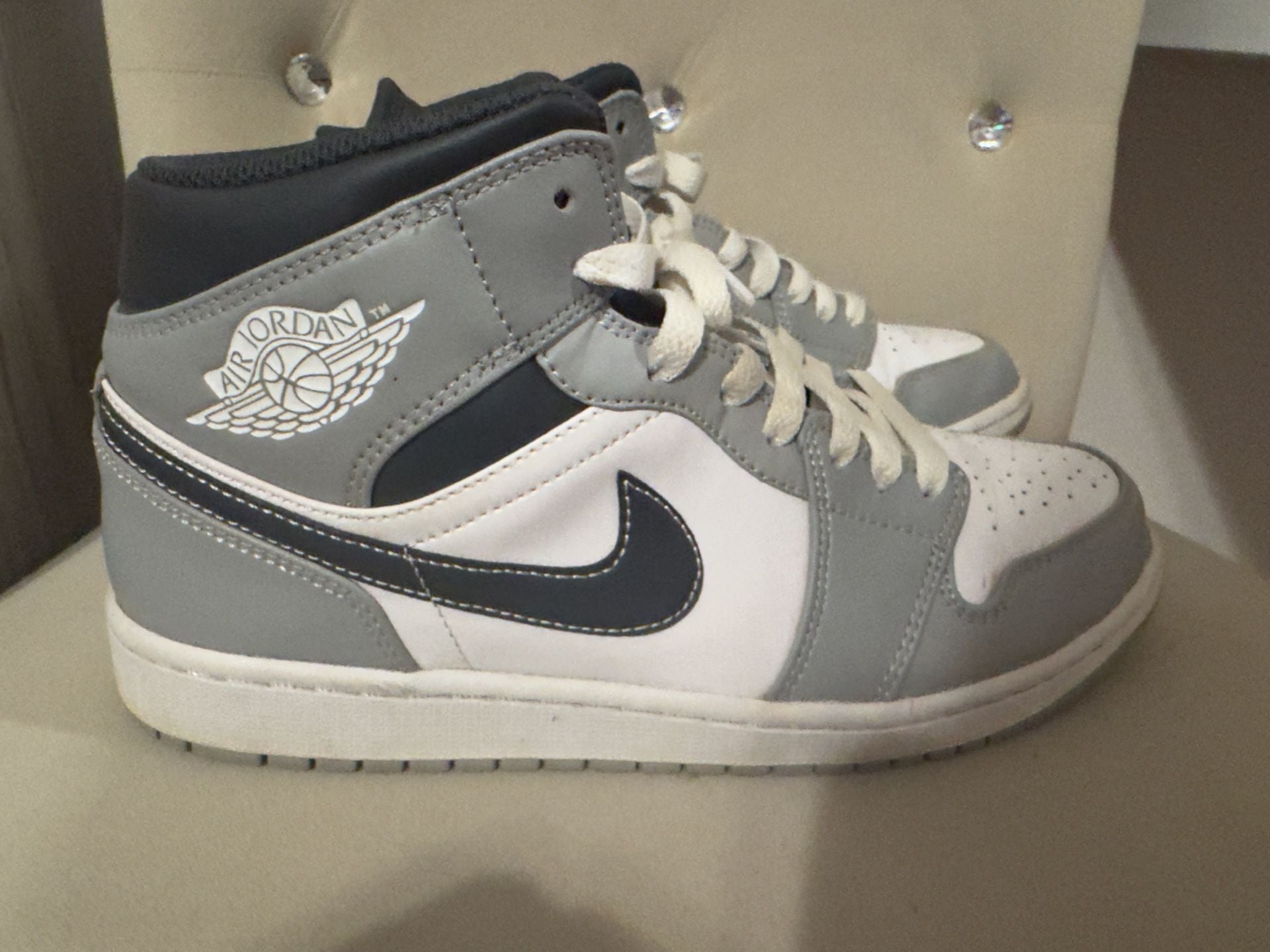 Air Jordan 1 Mid Light Smoke Grey Anthracite 554724-078 5