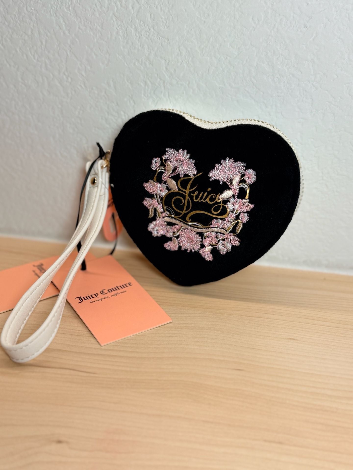 Juicy Couture Juicy In Bloom Heart ZA Coin Purse Wristlet Liquorice Black Velour 2
