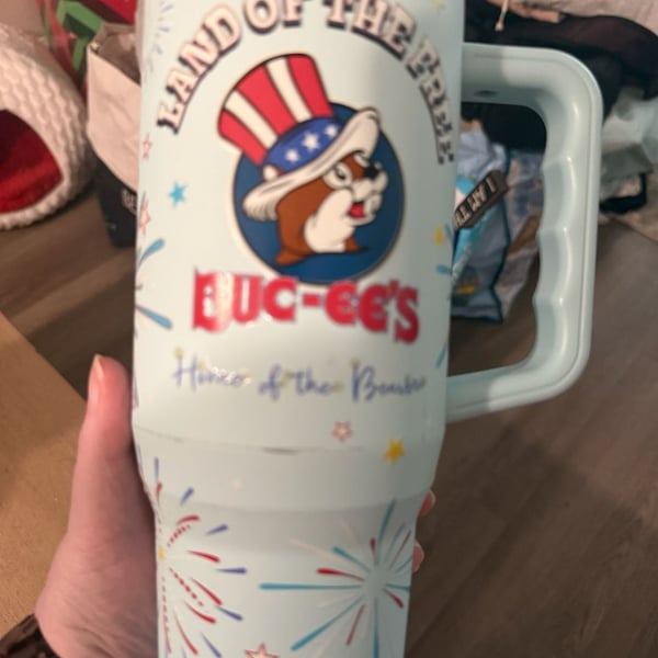 Buc-ee's 2024 Patriotic Glow in the Dark 40oz Yukon Tumbler with Handle
