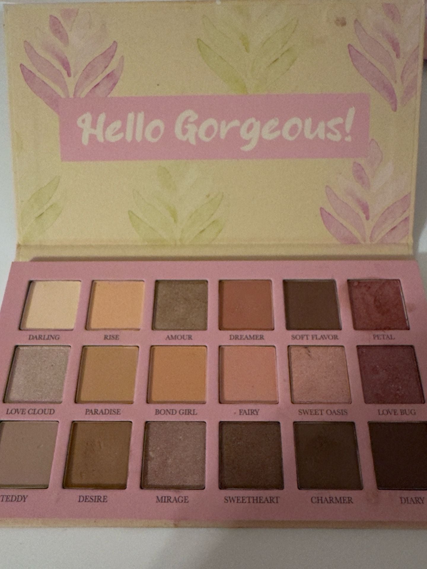 Smoke & Mirrors Natural Flirt 18 PC Eyeshadow Palette 1