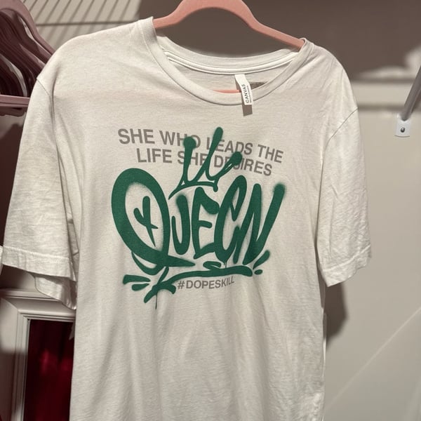 DopeSkill Queen Handstyle Graphic T-Shirt - White / Green