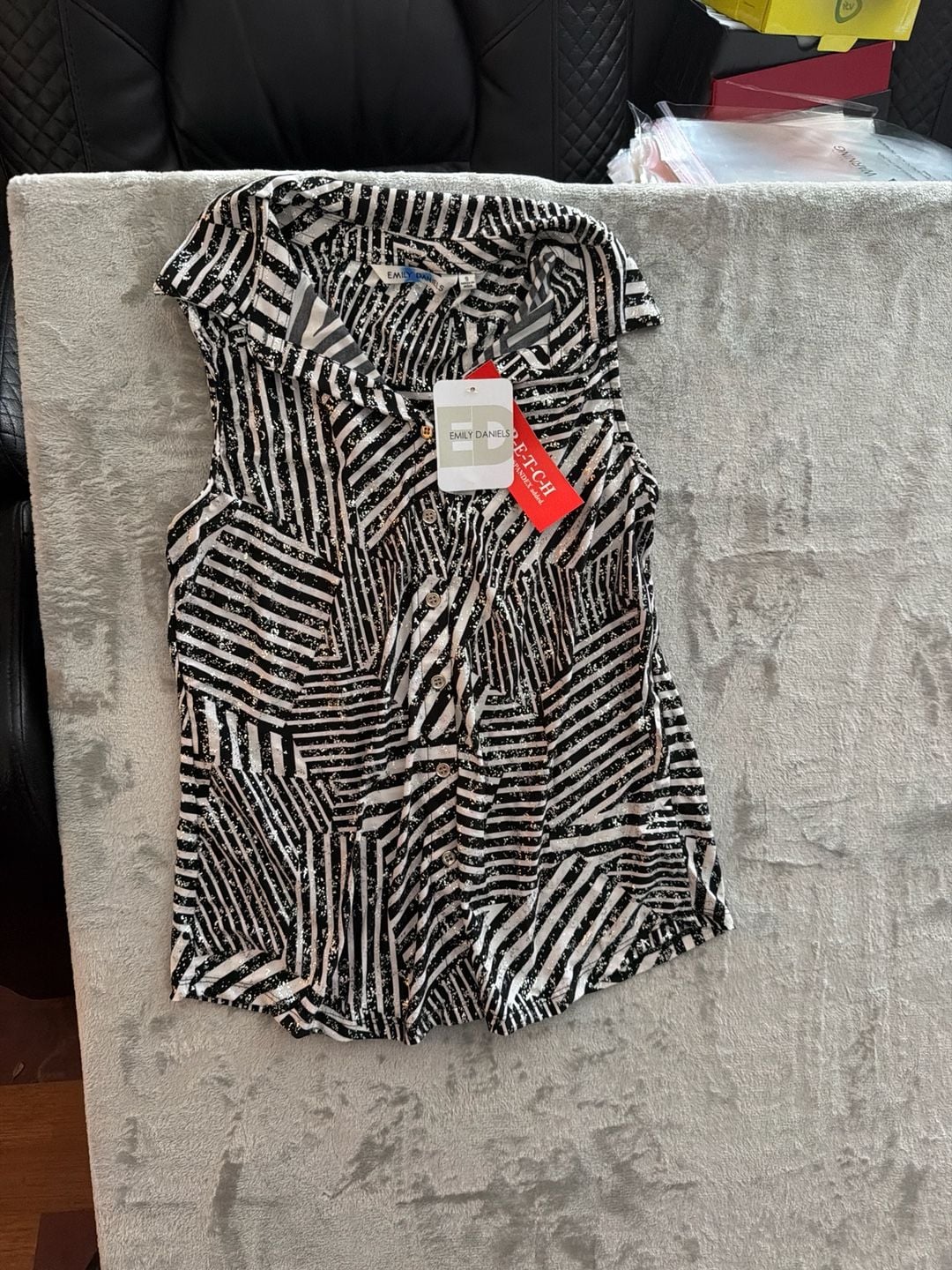 Emily Daniels Black & White Abstract Geometric Print Sleeveless Button Down Blouse NWT 2
