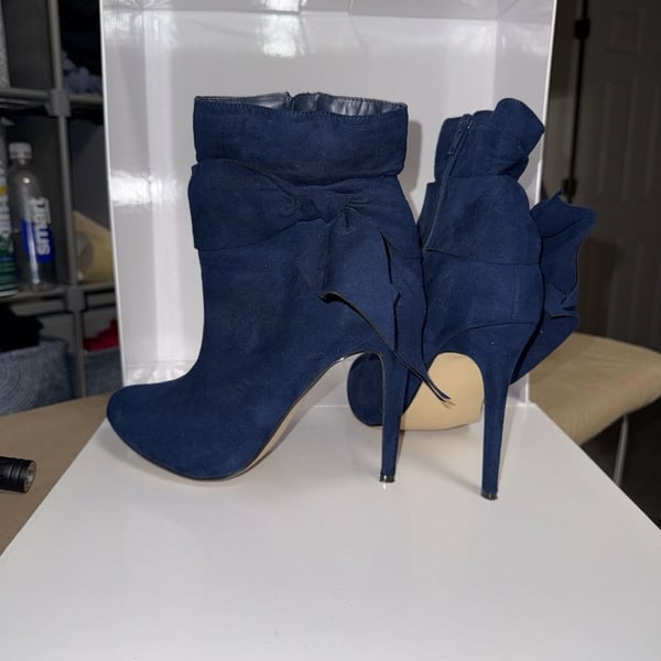 ShoeDazzle Navy Blue Faux Suede Bow Accent Stiletto Ankle Booties