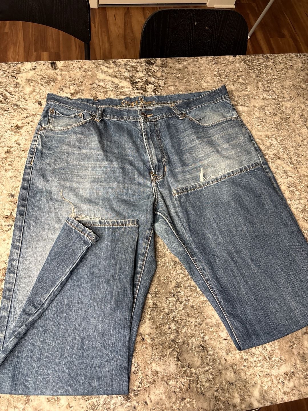 Chip & Pepper Men's Distressed Relaxed Straight Blue Jeans 40x30 2