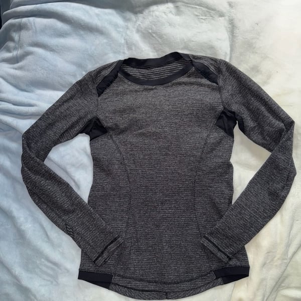 Lululemon Base Runner Long Sleeve Shirt Heathered Black Gray Thumbholes