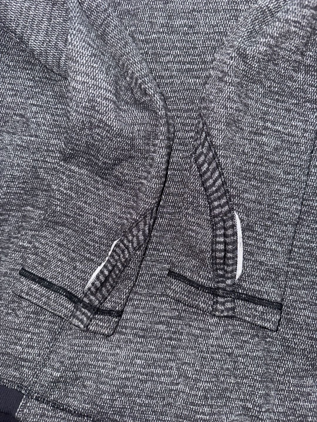 Lululemon Base Runner Long Sleeve Shirt Heathered Black Gray Thumbholes 5