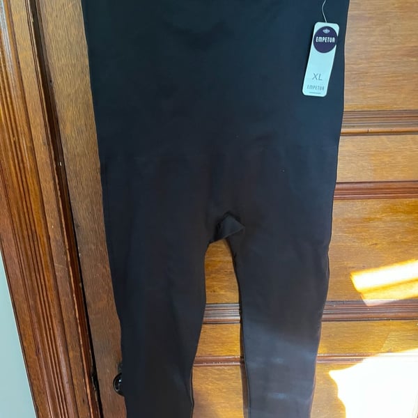 Empetua High-Waisted Shaping Capri Leggings Black Size XL