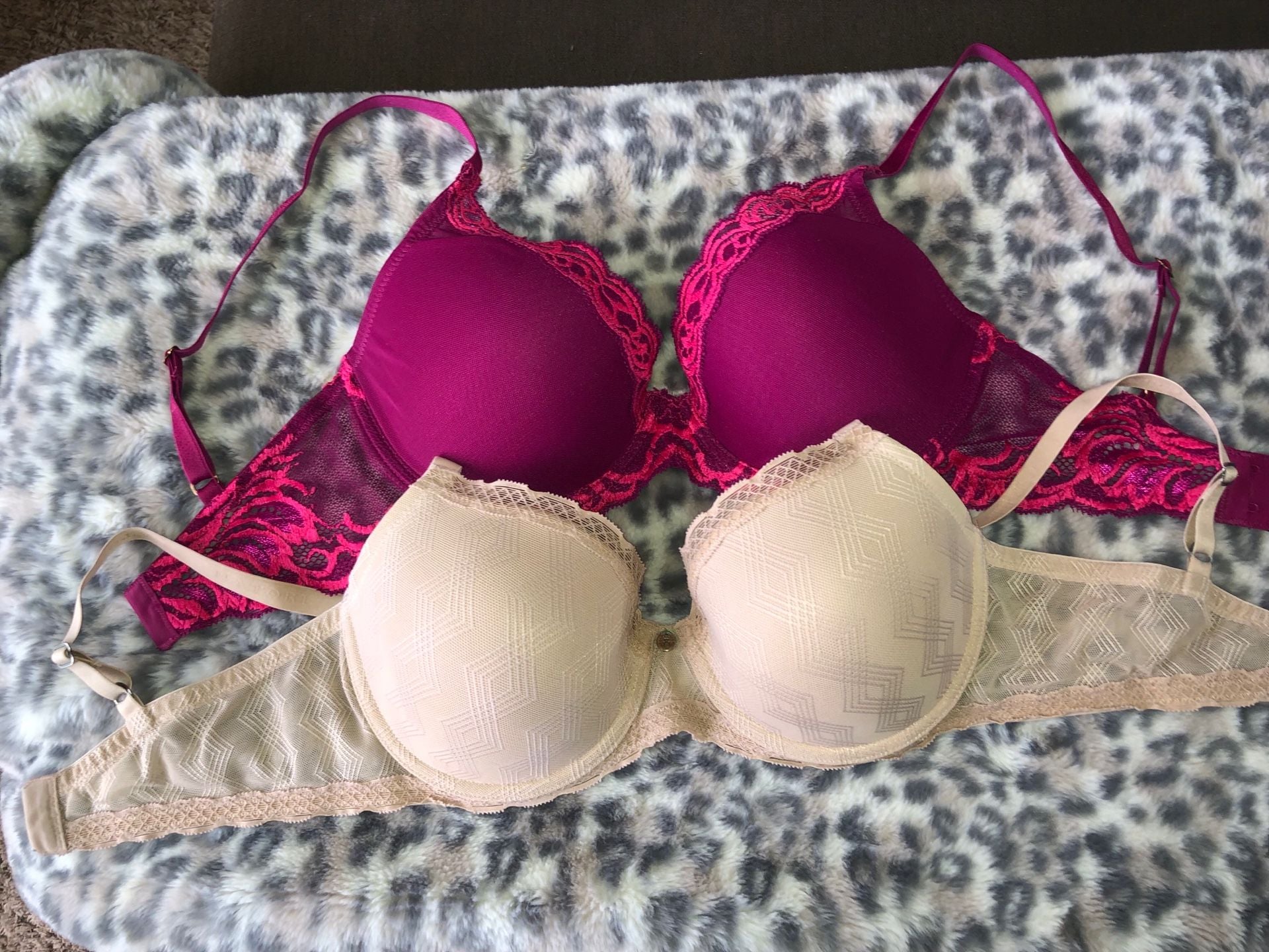 Lot of 2 Natori Bras: Feathers Lace Contour Plunge & Pure Luxe Custom Coverage Support 1